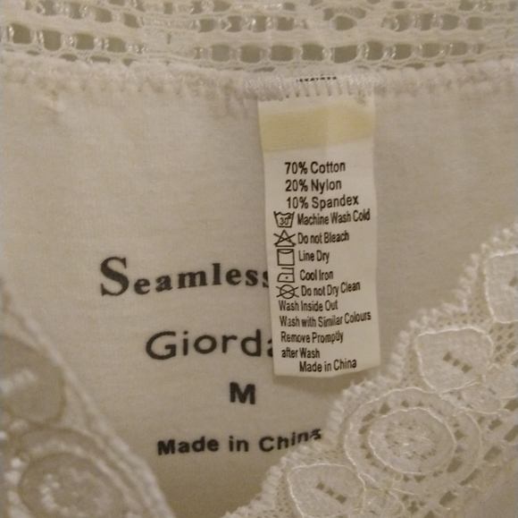 Giodano lace tank top - NWOT - Picture 7 of 8